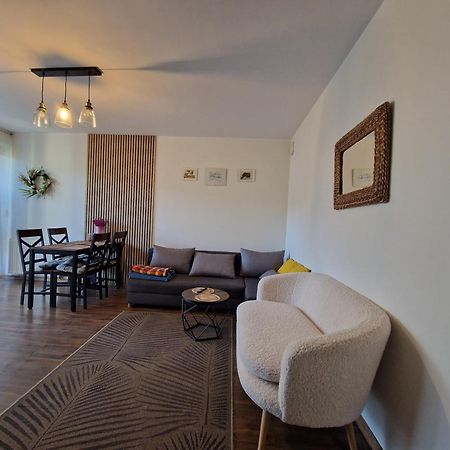 Komfortowy Apartament Dwupokojowy Z Tarasem I Garaz Ustka Luaran gambar