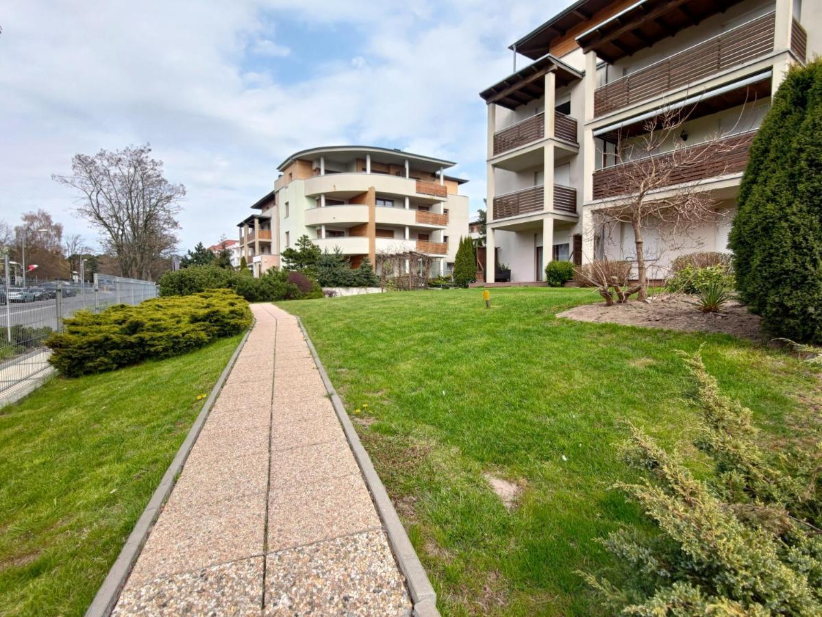 Komfortowy Apartament Dwupokojowy Z Tarasem I Garaz Ustka Luaran gambar